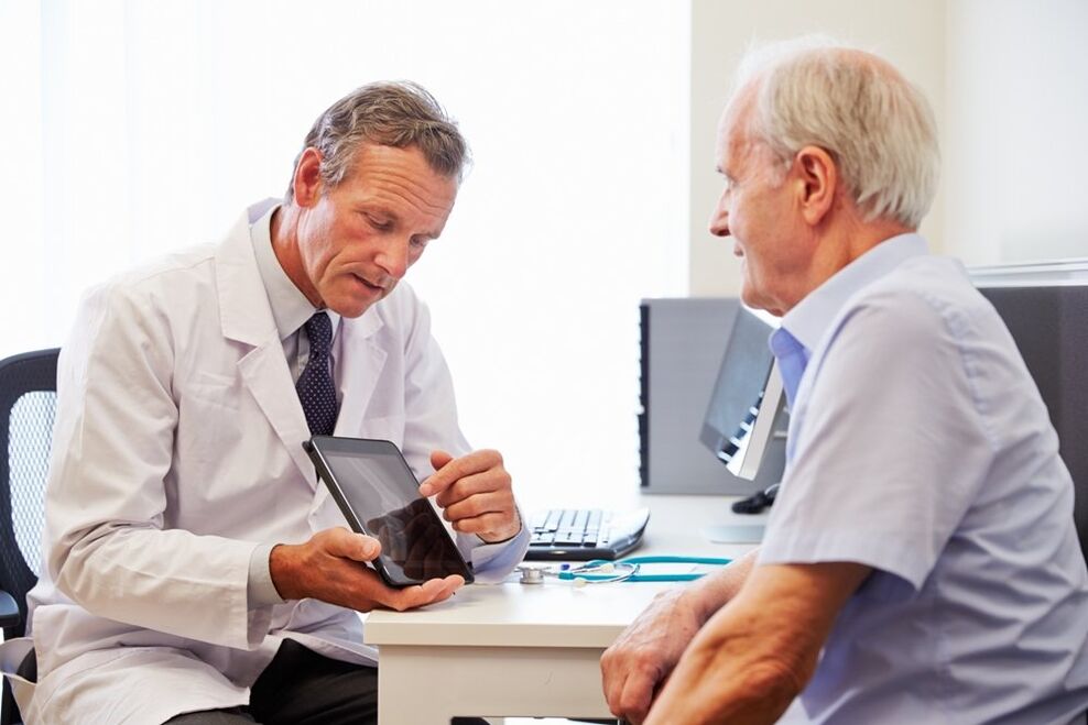 Patient atteint de prostatite à un rendez-vous médical
